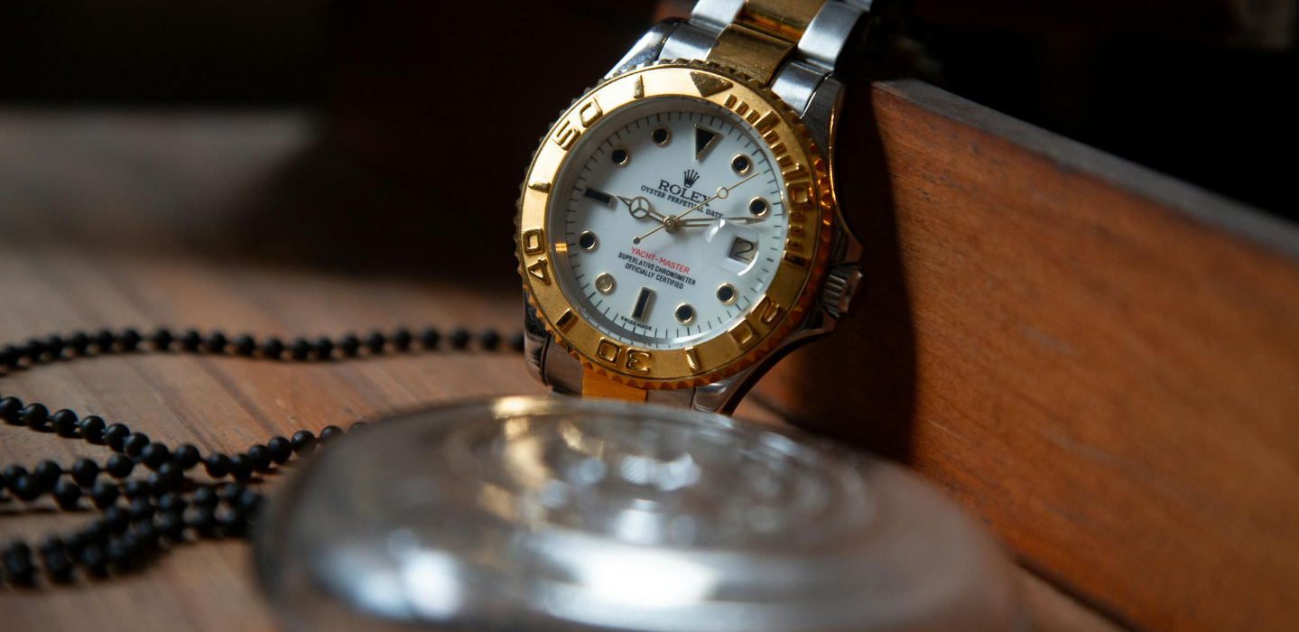 Entry-Level Luxury Watches: Rolex Oyster Perpetual vs. Tudor Black Bay — Resale and Daily Wearability