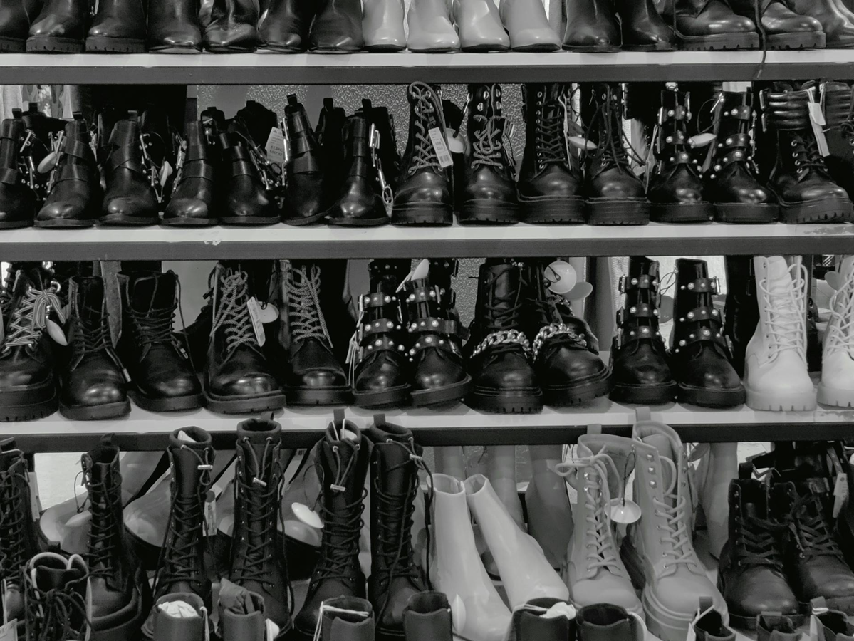 Winter Footwear Review: Boots, Loafers, or Sneakers in 2025–2026?