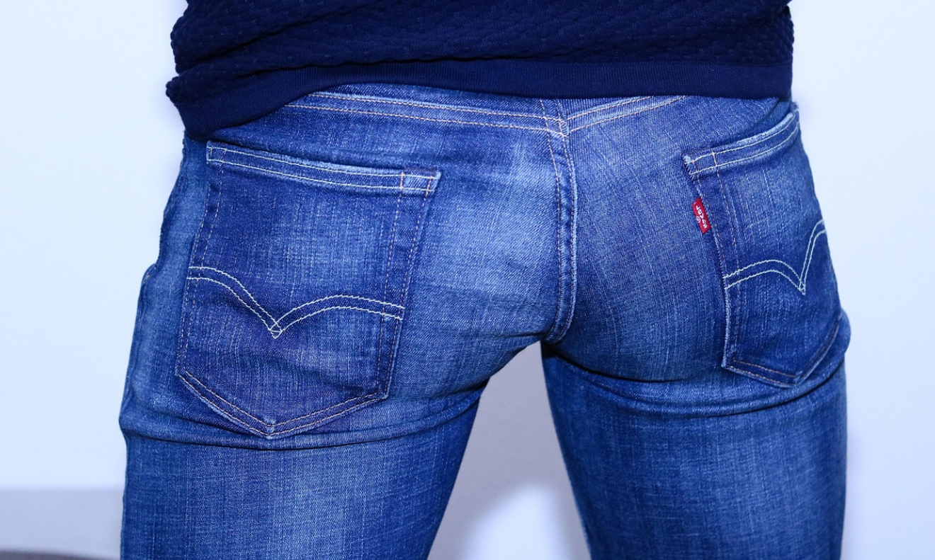 Denim Deep Dive: Levi’s 501 vs. Naked & Famous — Fabric, Cut, and Longevity