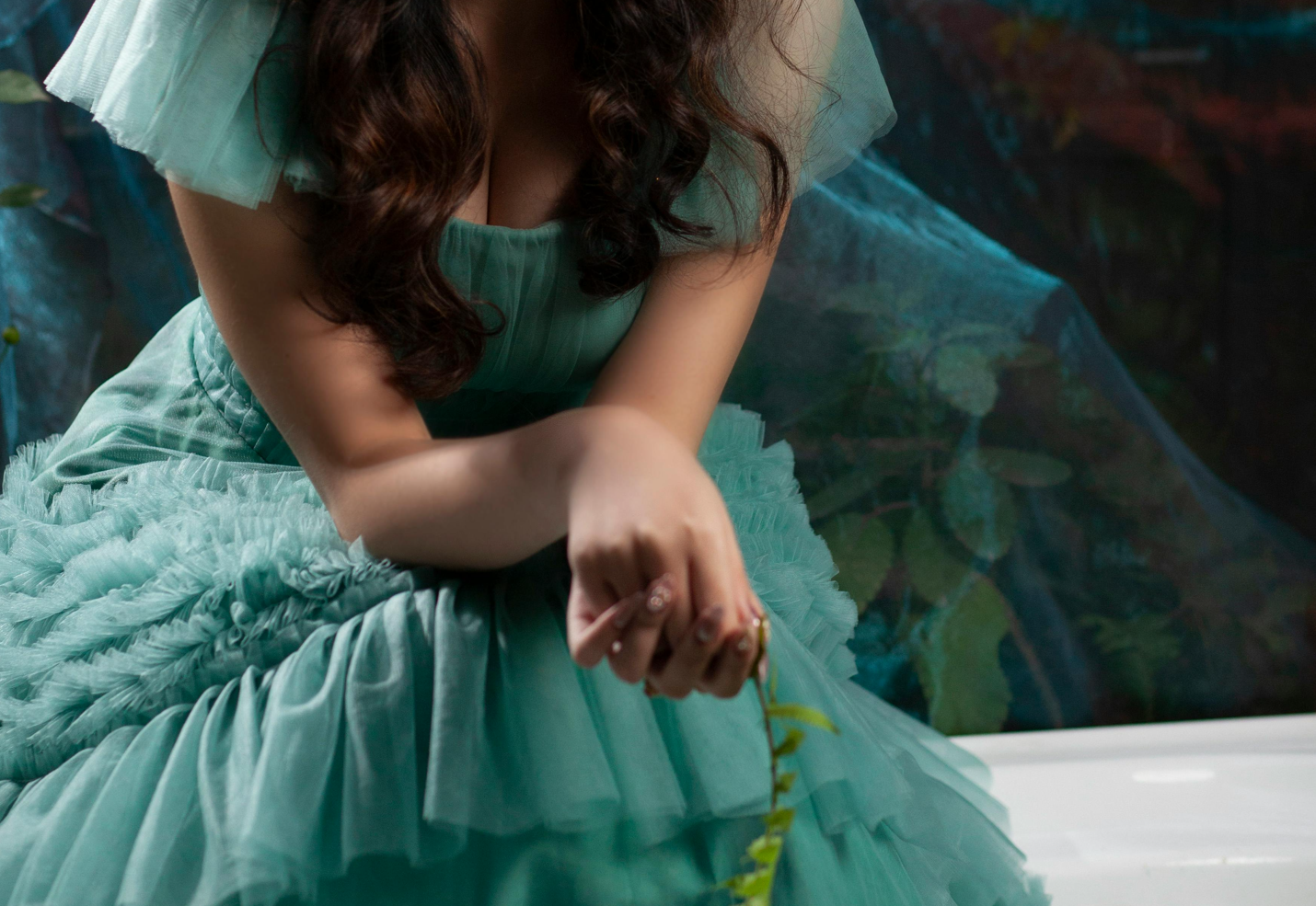 From Midnight Cobalt to Sage Mist: The Emotional Palette of Early 2026